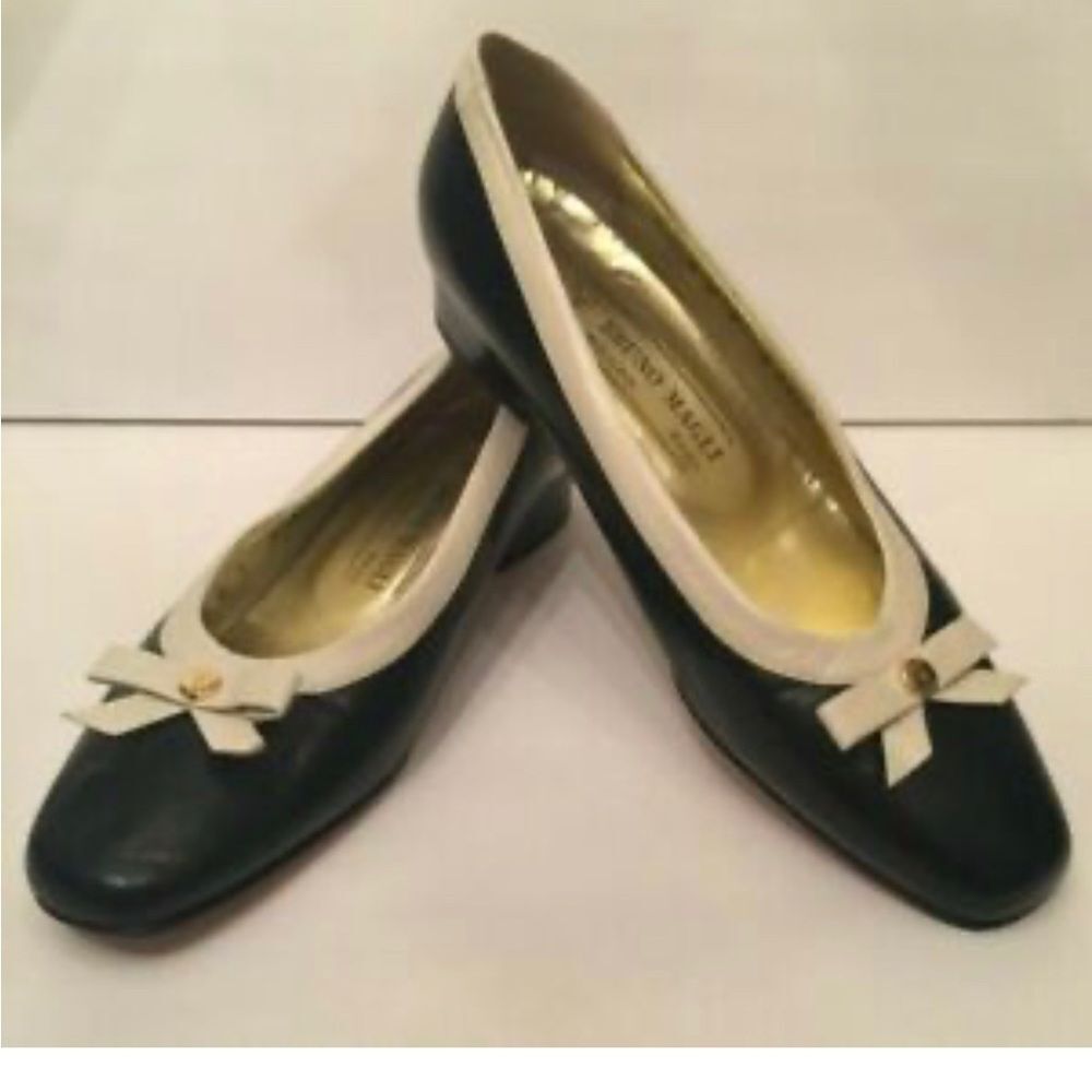 Bruno magli vintage chanel like bow pumps/shoes/heels 5.5 womens